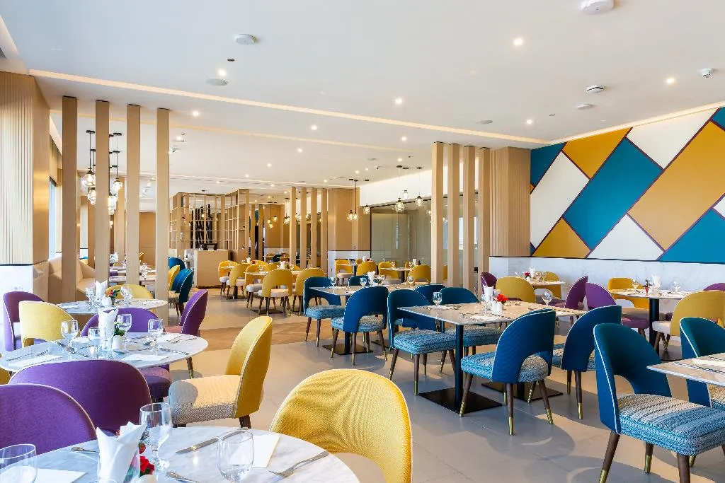Restaurant, Premier Inn Dragon Mart Hotel, Dubai