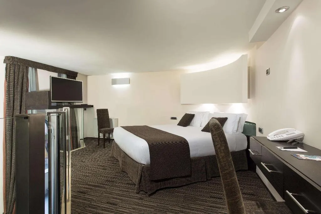 JUNIOR SUITE KING SIZE BED Room, Best Western Plus Hotel Universo, Rome