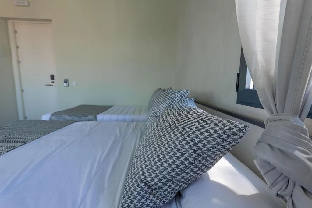 Room, Hostal Charlotte, Madrid