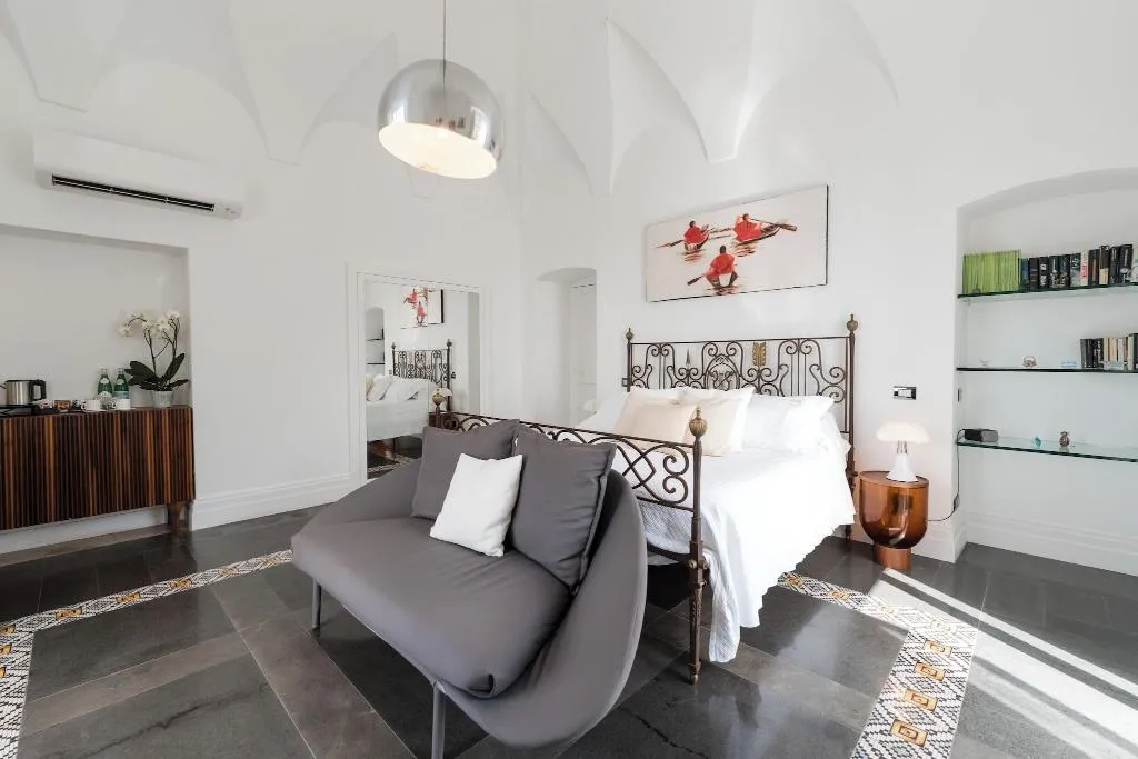 SUITE SEA VIEW KING BED Room, Villa Magia, Naples