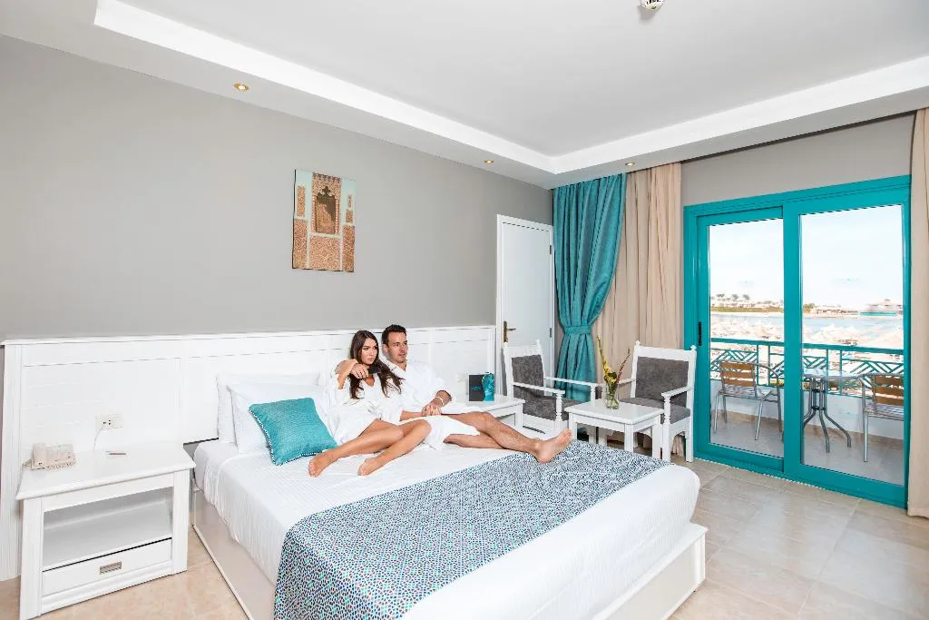 JUNIOR SUITE SEA VIEW Room, Sunrise Garden Beach Resort, Red Sea Riviera
