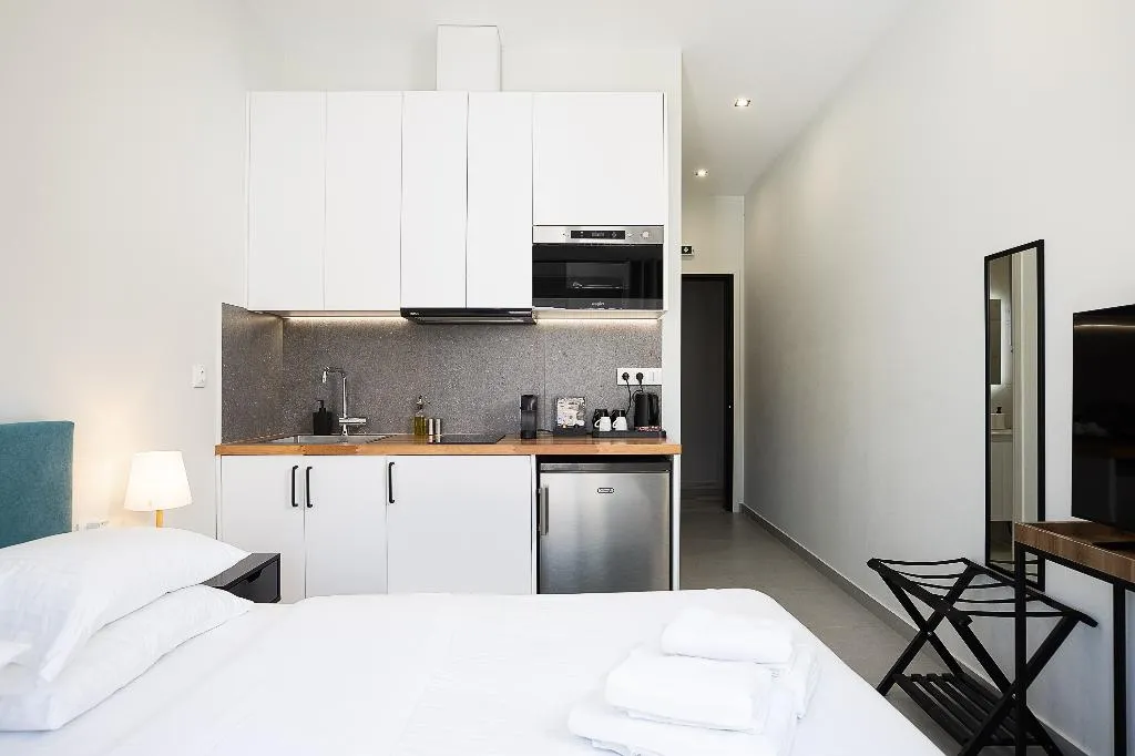 DOUBLE SUPERIOR WITH BALCONY Room, Omnia Pagrati Apartments, Athens