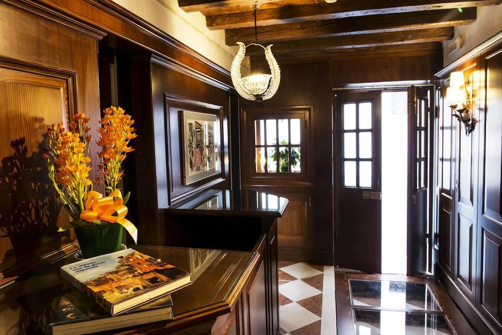Lobby, Agli Alboretti, Venice