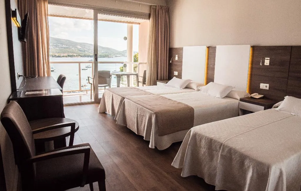 TRIPLE SEA VIEW Room, Seramar Comodoro Playa, Majorca