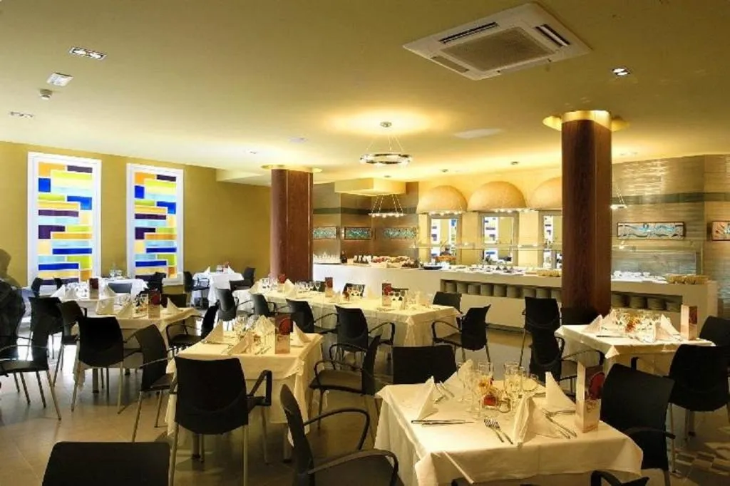 Restaurant, Evenia Olympic Palace, Costa Brava