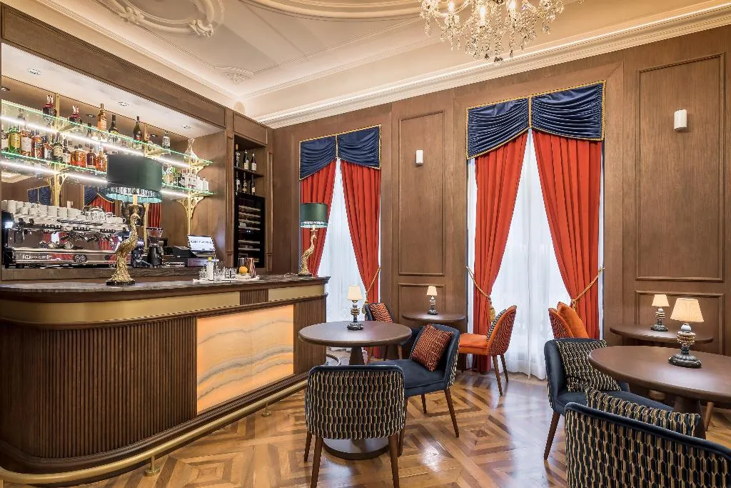 Bar, Palacio Gran Via, A Royal Hideaway Hotel, Andalucia