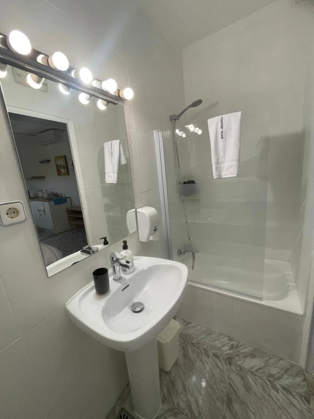 Room, Hotel Arganda, Madrid