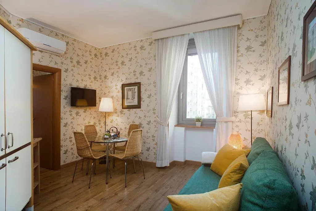 APARTMENT CAPACITY 4 Room, Residenza Echia, Naples