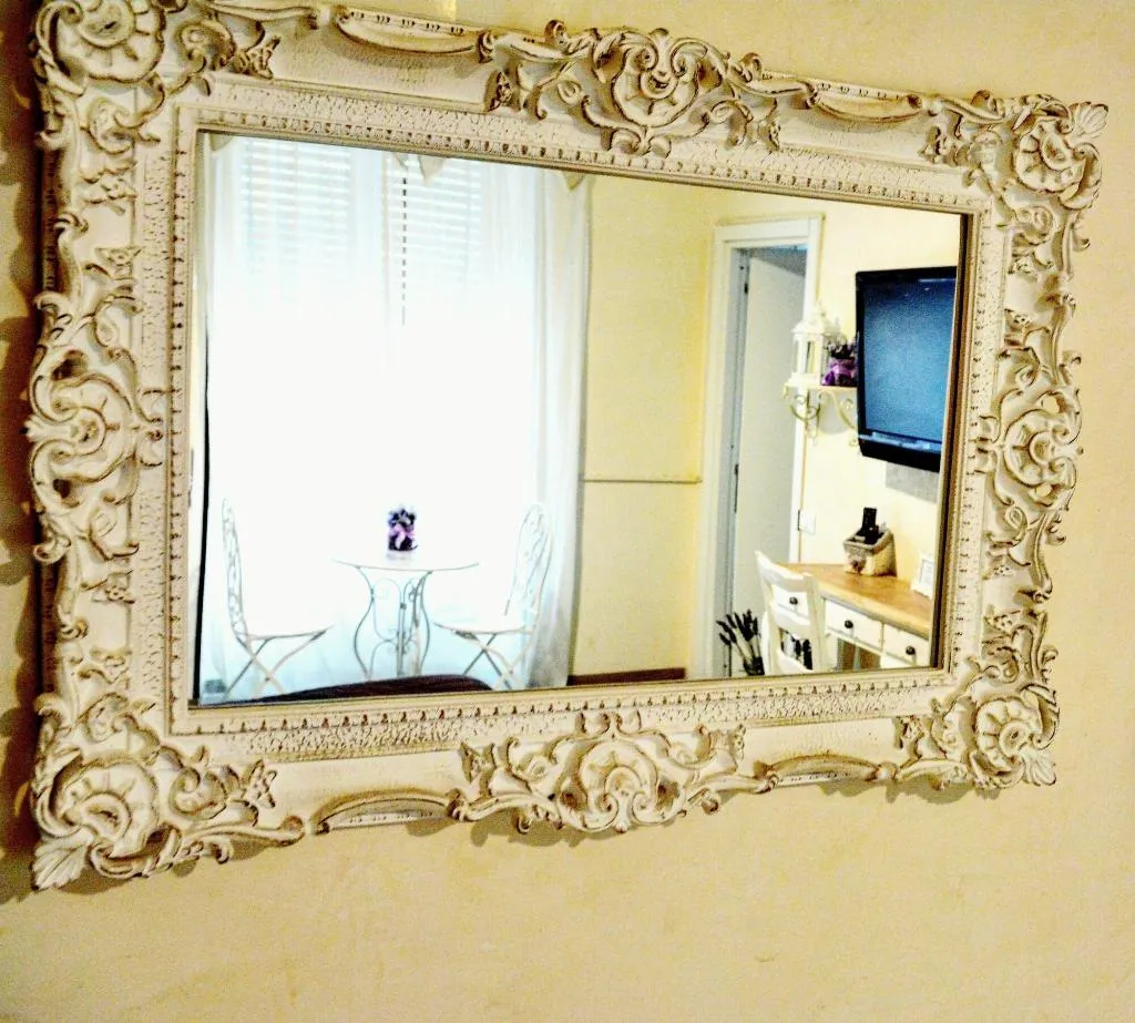 Room, Romantic Dreams, Naples