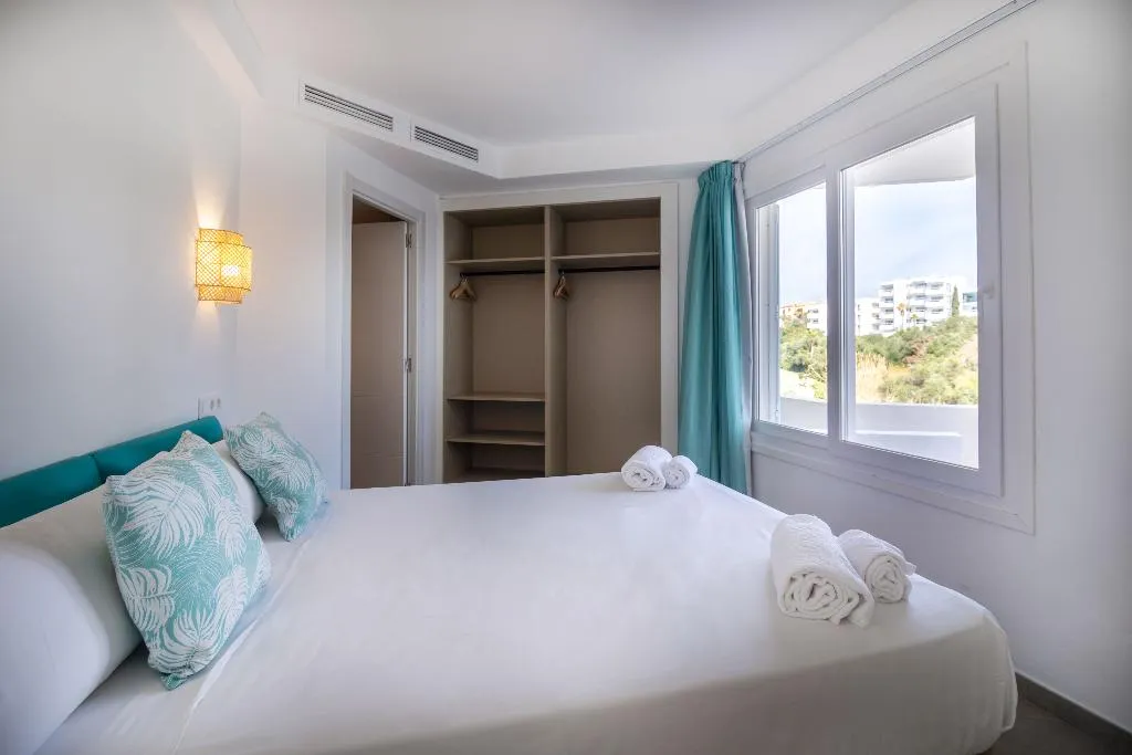 APARTMENT CAPACITY 4 THREE BEDROOM Room, MarSenses Ferrera Blanca Family Hotel, Majorca