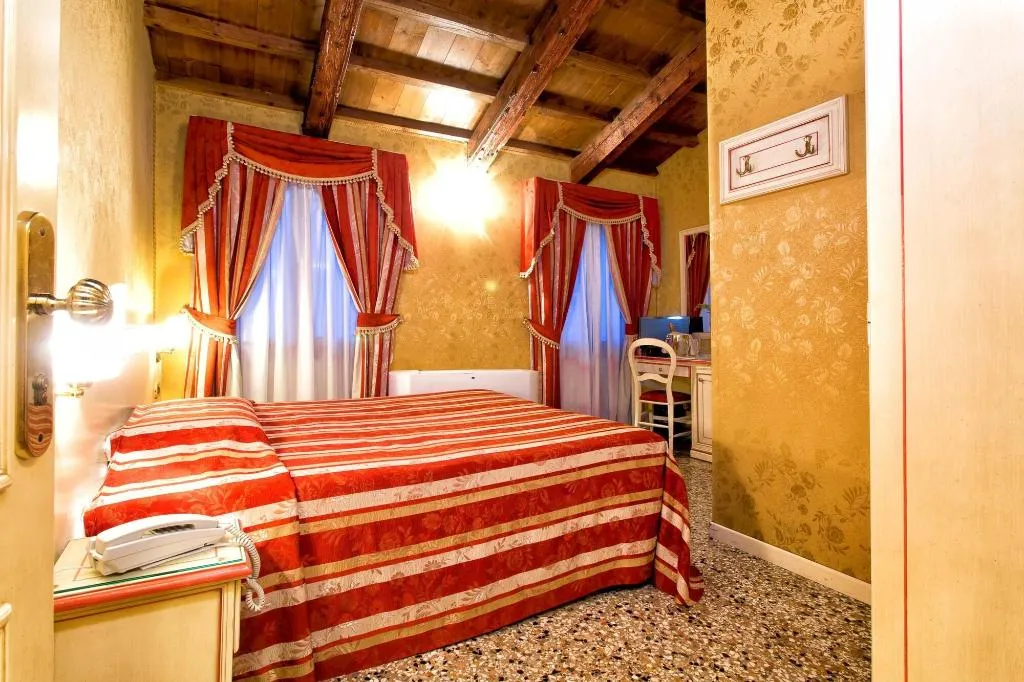 Room, Studio Ca' Polo, Venice