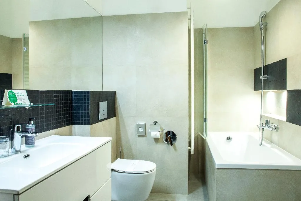 APARTMENT ONE BEDROOM ONE BATHROOM Room, Portal House Apartments, Krakow