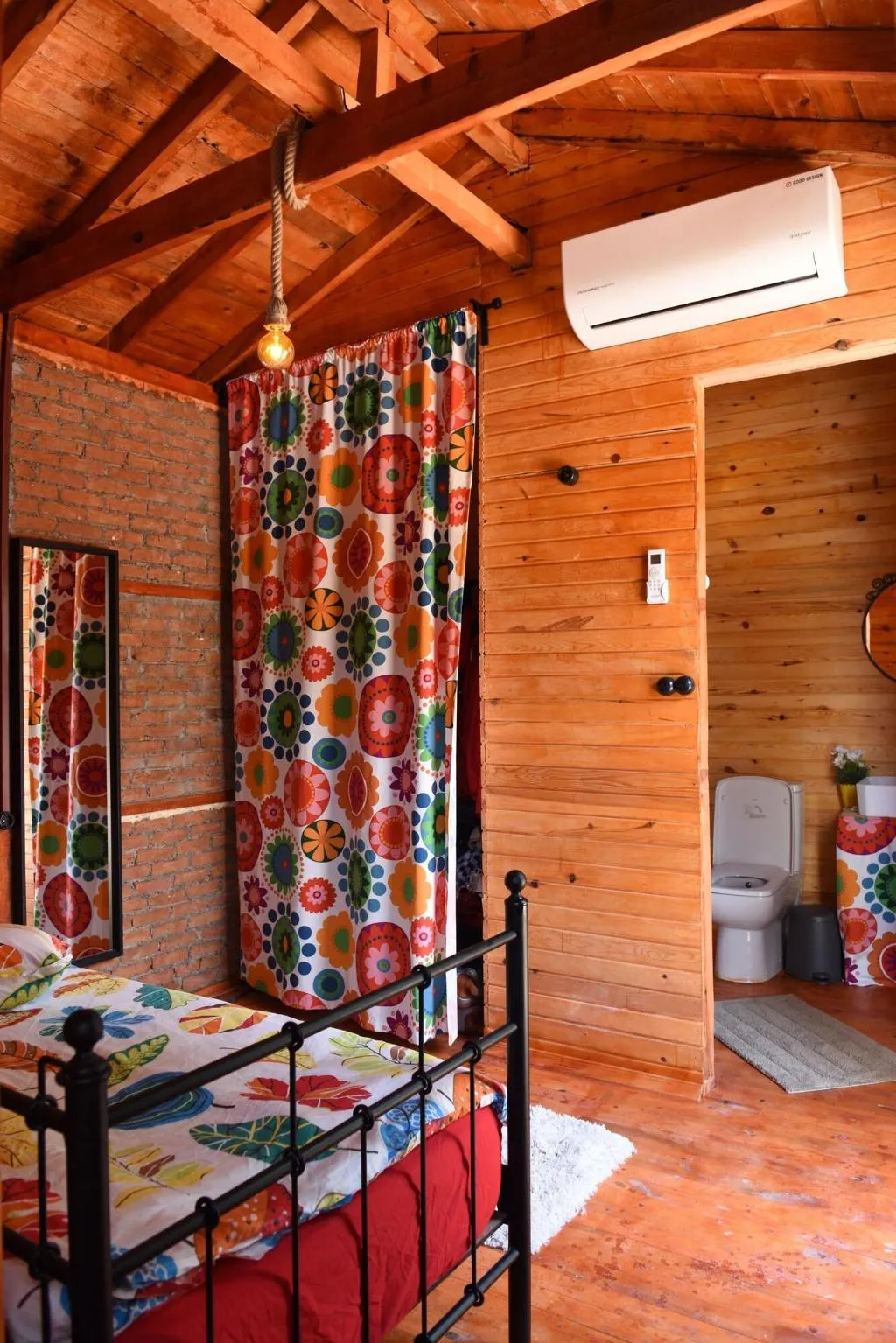 Room, Otantik Tas Ev, Dalaman