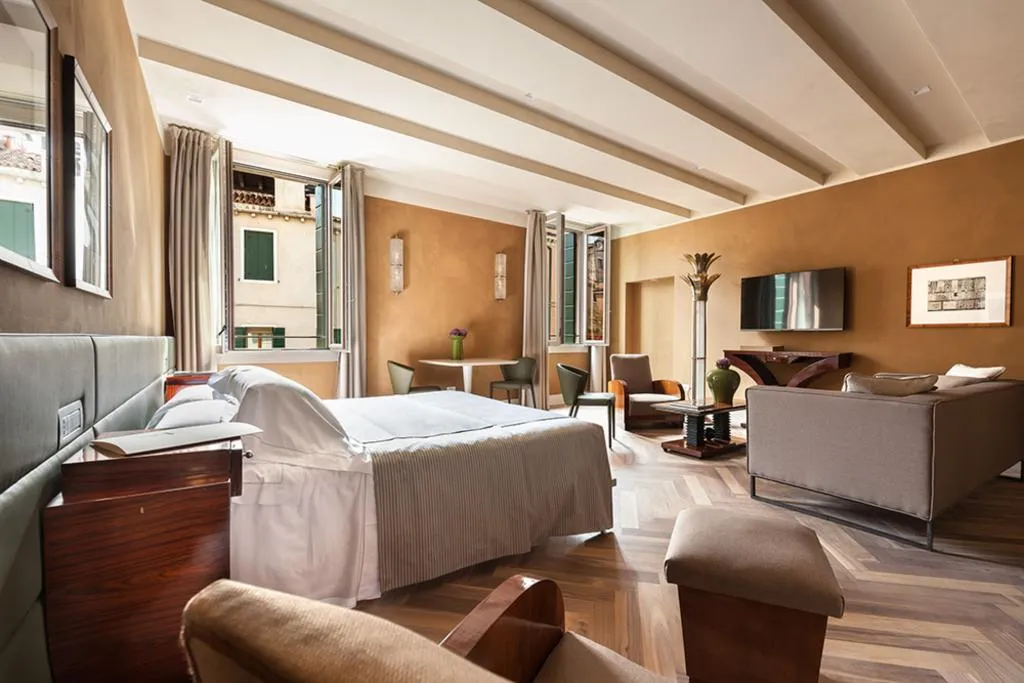 SUITE CANAL VIEW Room, Liassidi Wellness Suites, Venice