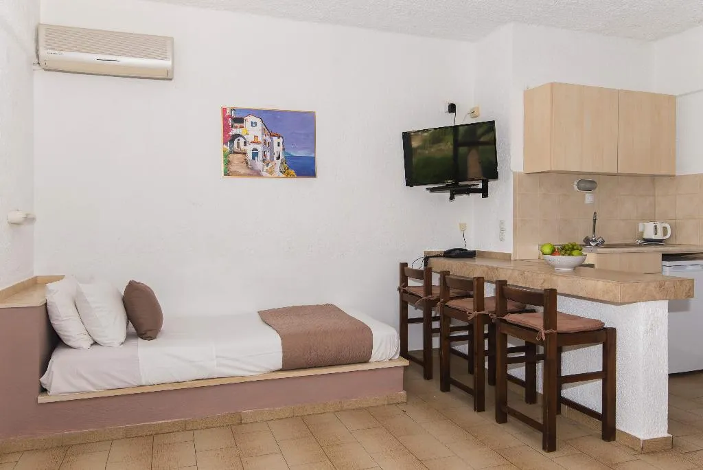STUDIO CAPACITY 3 Room, Aspro Hotel, Crete