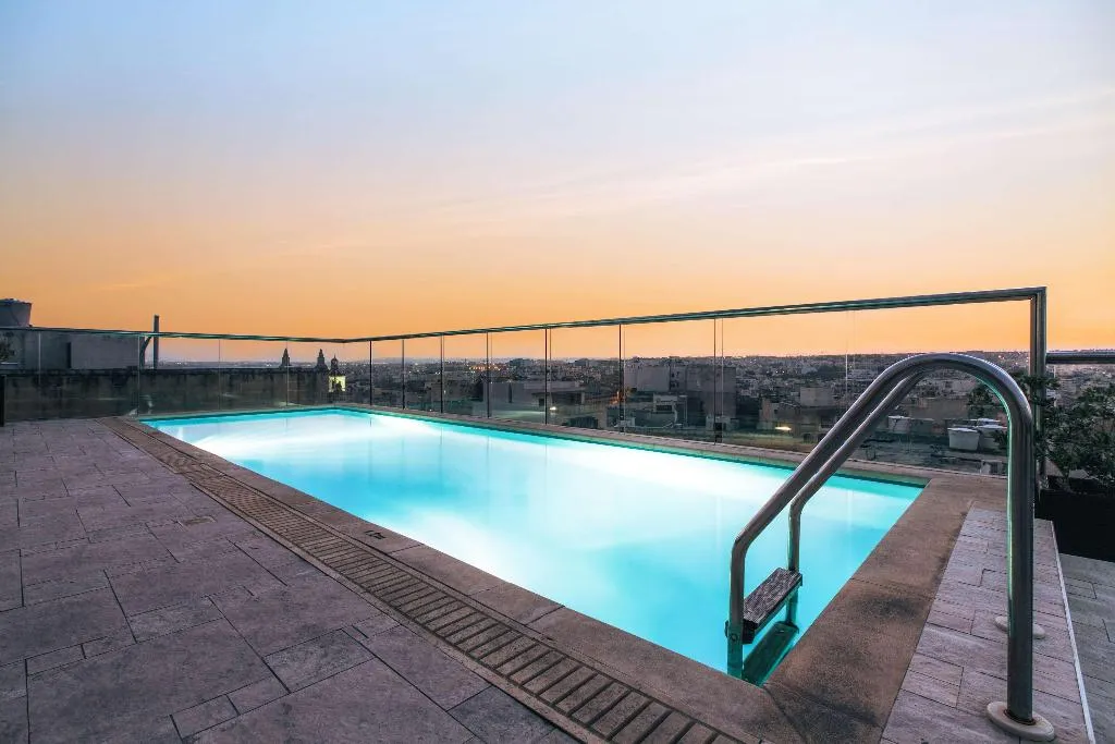 Pool, AX The Victoria, Malta