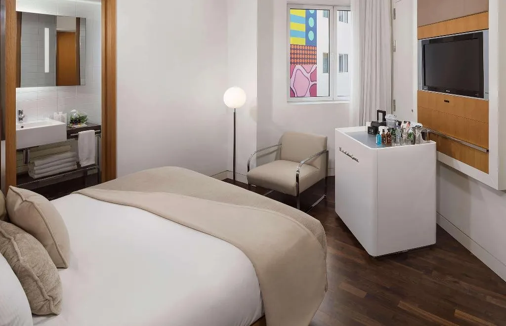 Double or Twin STANDARD Room, ME Madrid Reina Victoria, Madrid