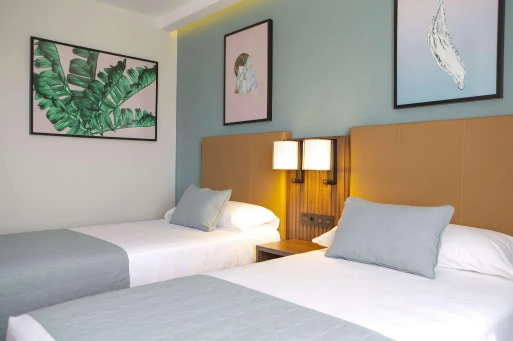Room, Hotel Riu Plaza España, Madrid