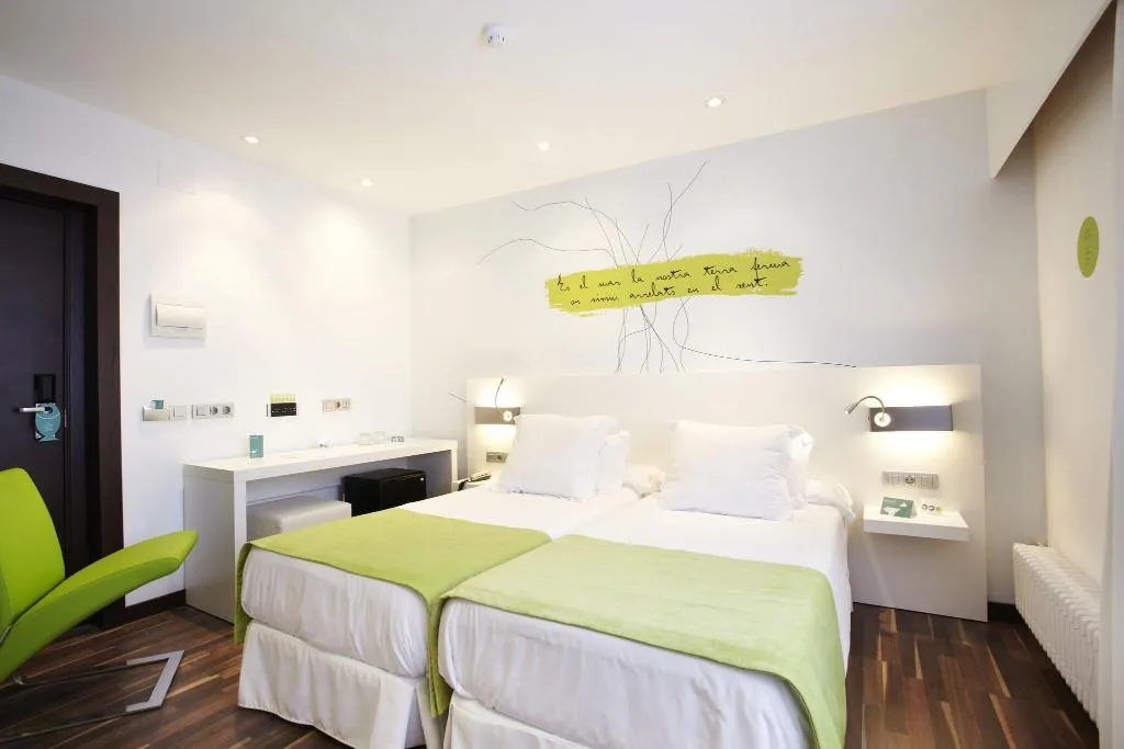 TRIPLE STANDARD Room, Costa Azul, Majorca