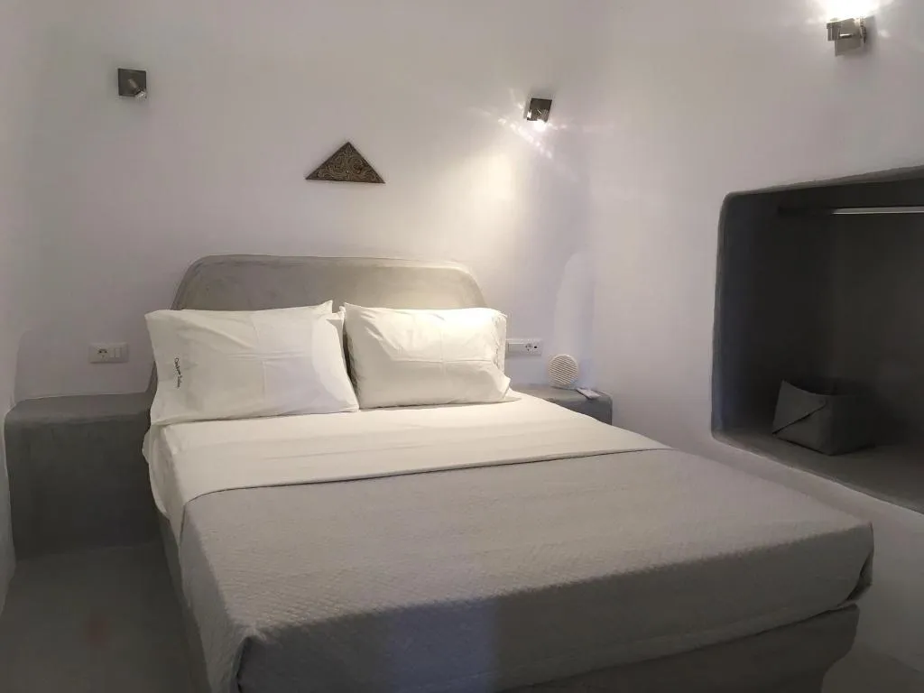 Room, Theodora Suites - Adults Only, Santorini