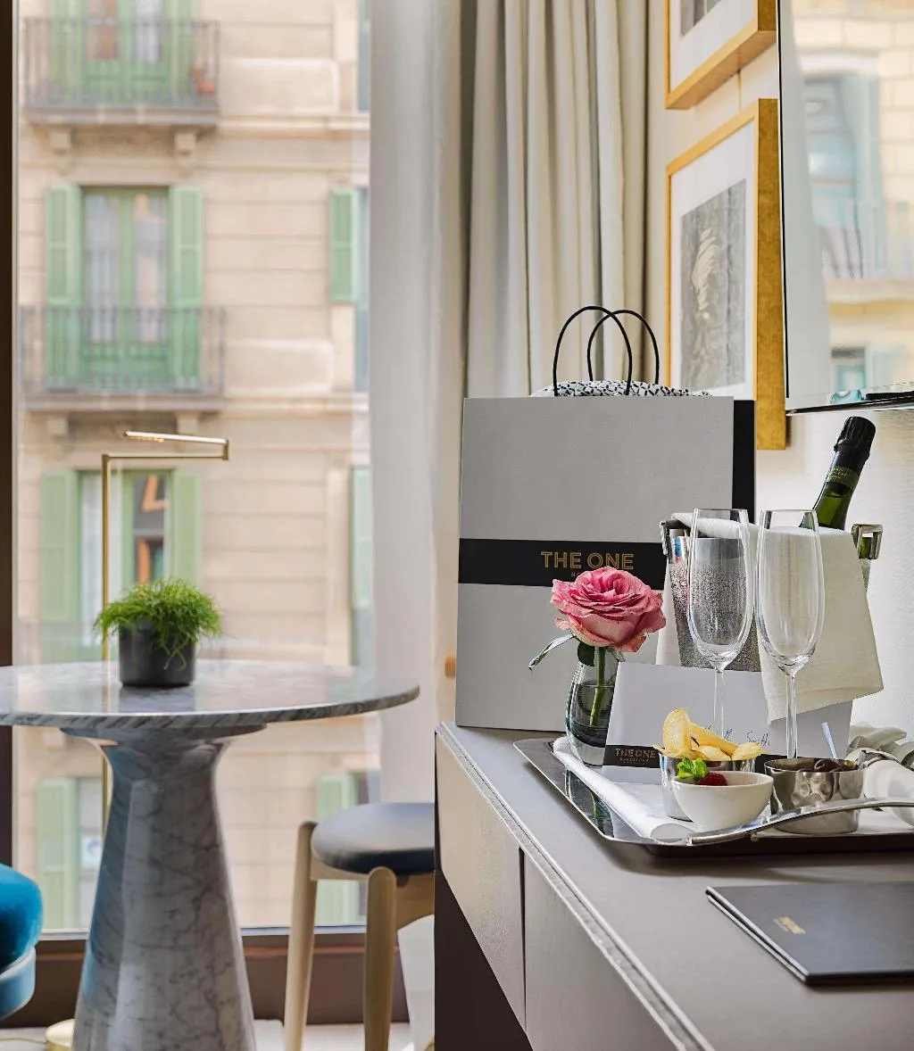 DOUBLE DELUXE WITH VIEWS Room, The One Barcelona, Barcelona