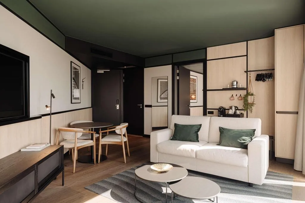 Room, DoubleTree by Hilton Amsterdam Centraal Station, Amsterdam