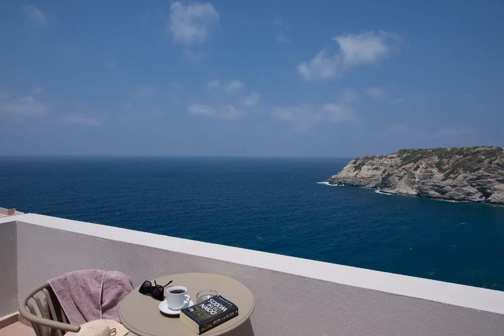 QUADRUPLE SUPERIOR SEA VIEW Room, Athina Palace, Crete