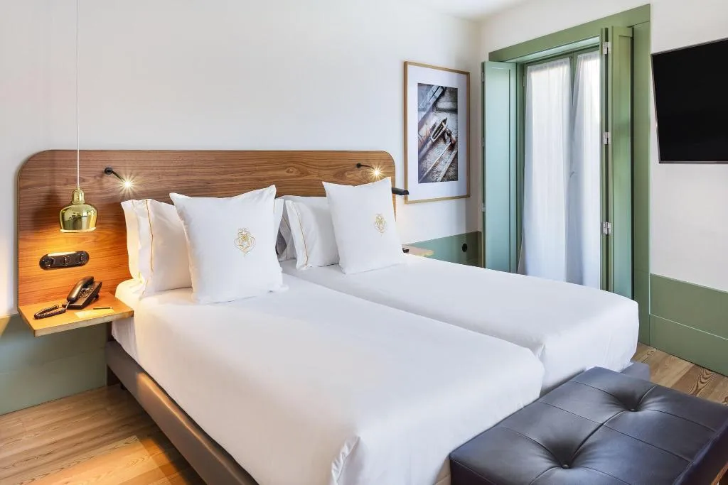 Room, One Shot Aliados Goldsmith, Porto