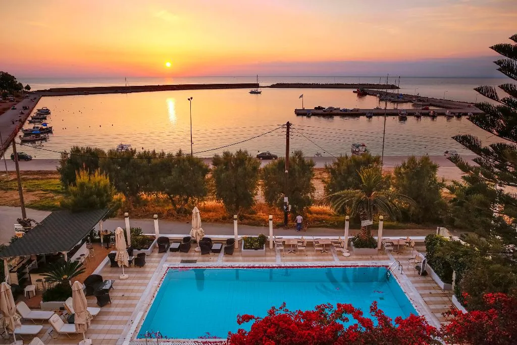 TRIPLE SEA VIEW Room, Kyparissia Beach, Athens