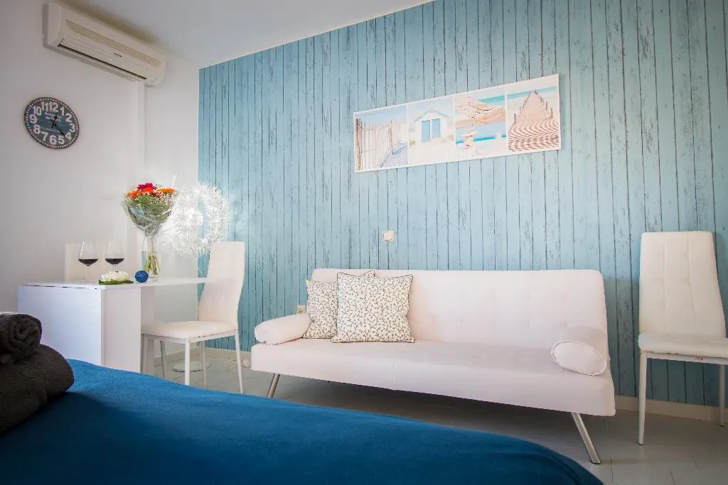 STUDIO STANDARD Room, Holidays2Benal Beach, Costa Del Sol