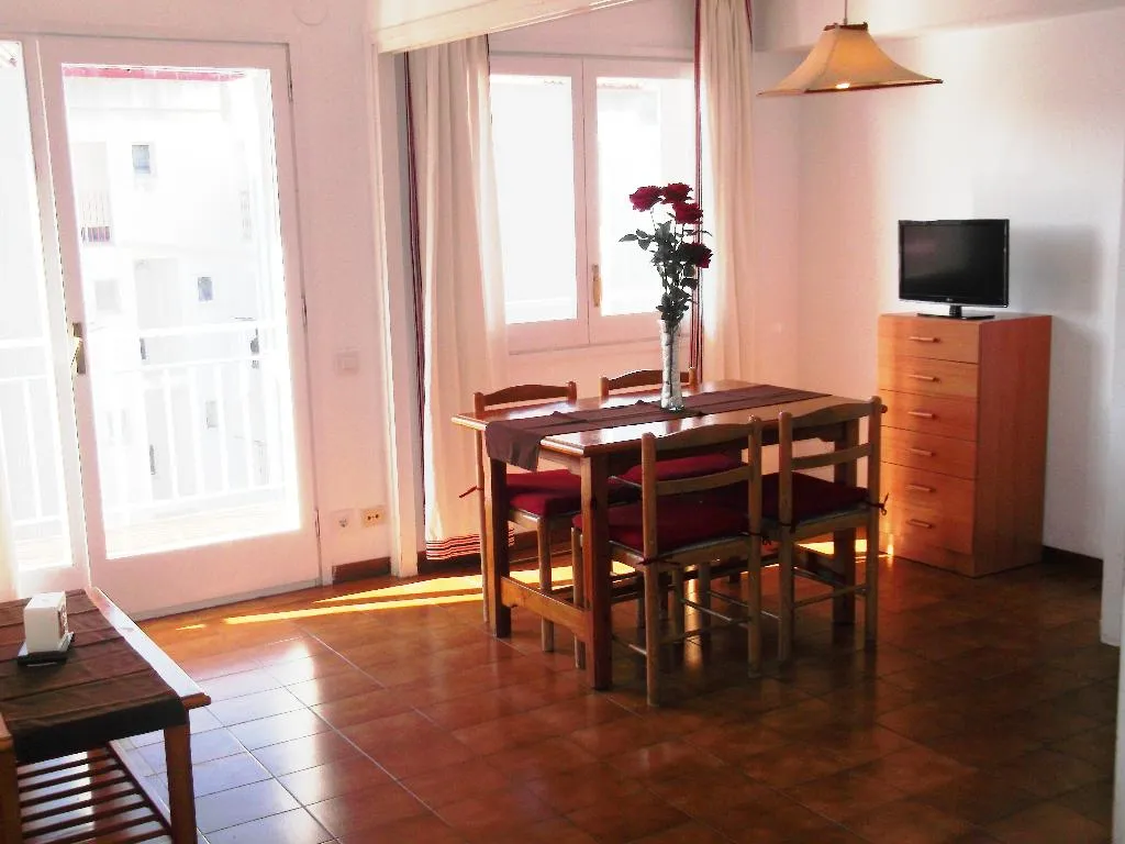 APARTMENT CAPACITY 4 ONE BEDROOM Room, Apartaments AR Costa Brava, Costa Brava
