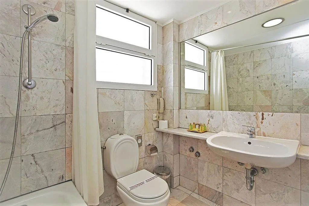 SINGLE STANDARD Room, Congo Palace, Athens