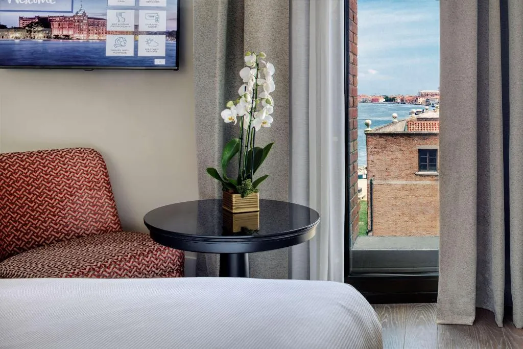 Room, Hilton Molino Stucky Venice, Venice