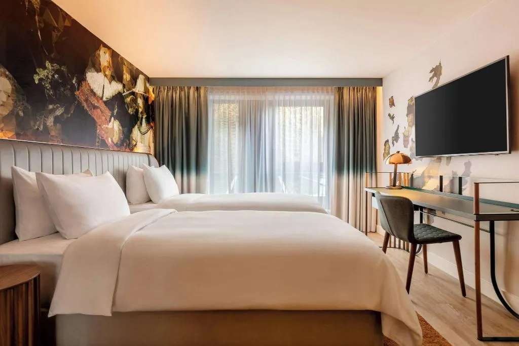 TWIN STANDARD Room, Renaissance Amsterdam Hotel, Amsterdam