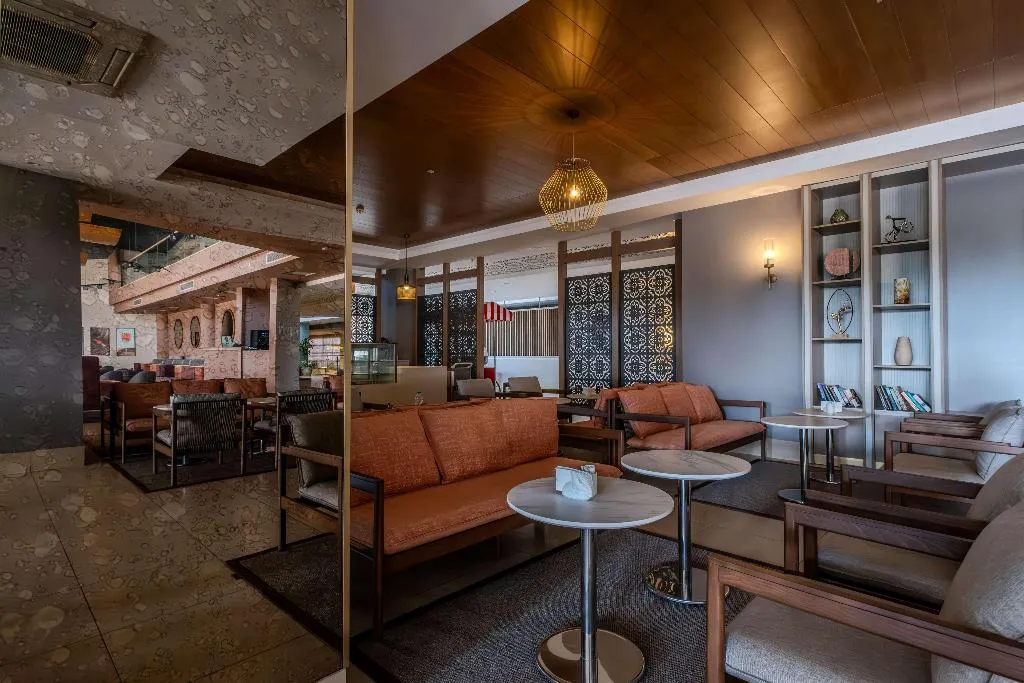 Bar, Barut Goia, Antalya