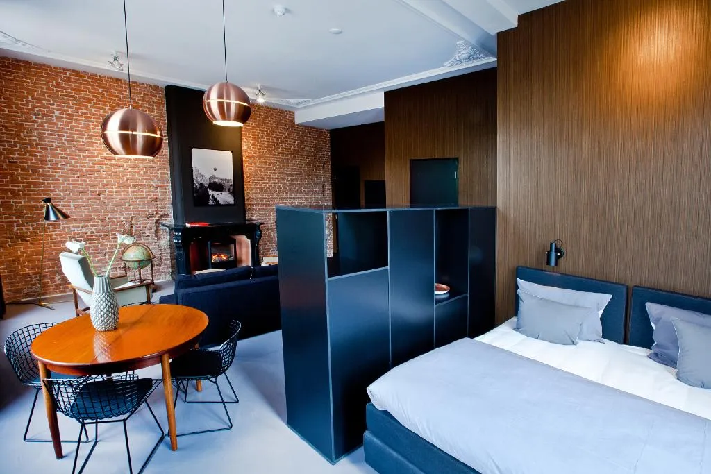Double or Twin CAPACITY 2 ONE BEDROOM Room, Hotel V Frederiksplein, Amsterdam