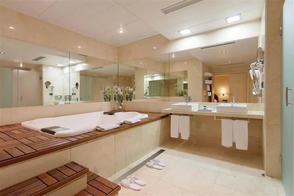Room, Melia Avenida America, Madrid