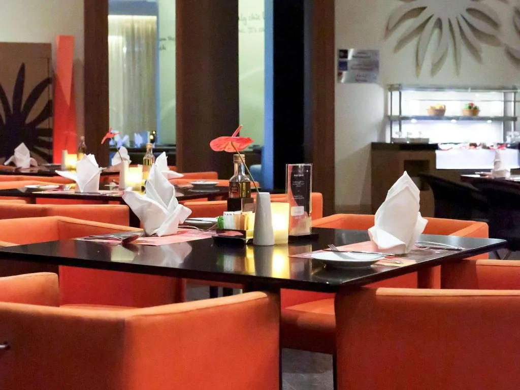 Restaurant, Novotel Suites Mall Avenue Dubai Hotel, Dubai