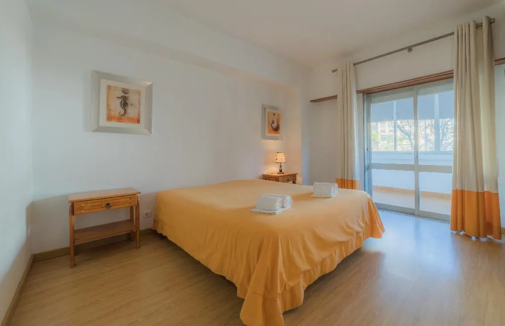 APARTMENT TWO BEDROOMS Room, Torres Mira Praia by Garvetur, Algarve