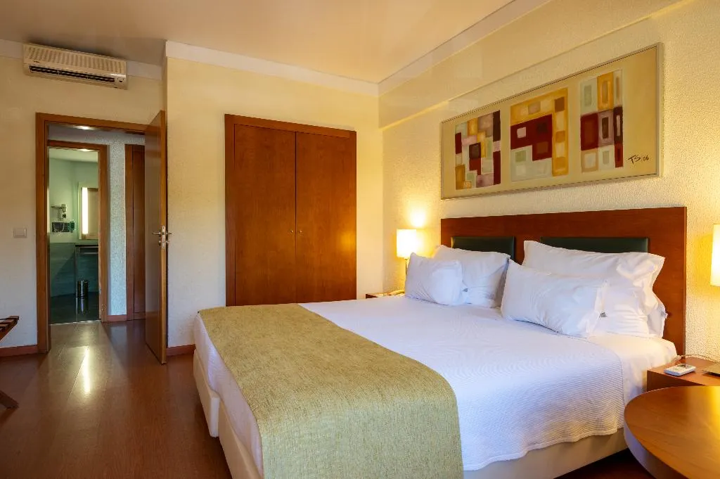 JUNIOR SUITE CAPACITY 3 Room, Vila Gale Cerro Alagoa, Algarve