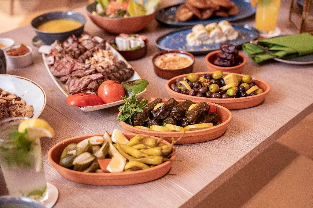 Restaurant, Holiday Inn Hotel & Suites Dubai Science Park, Dubai