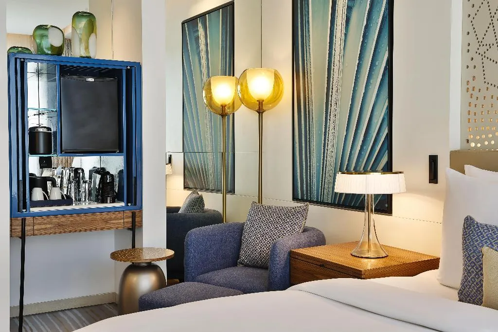 DOUBLE GUEST ROOM SEA VIEW Room, Tumbi Ht Dubai The Palm, Tapestry Collec by Hilton, Dubai