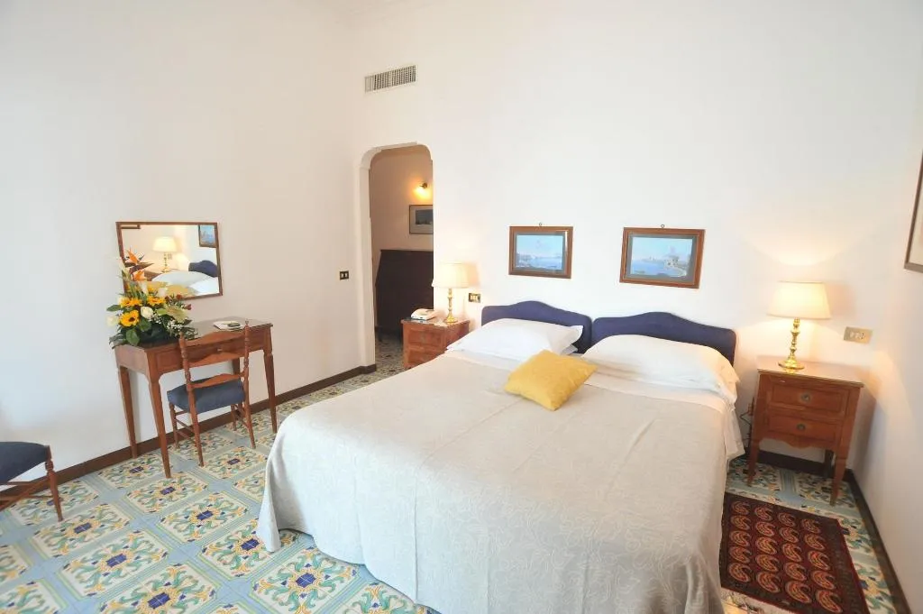 Room, Belvedere, Naples