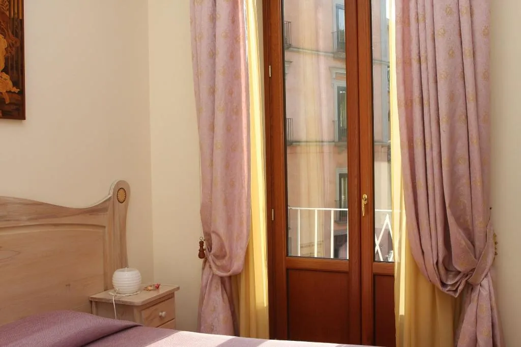Room, Divina House B&B, Naples