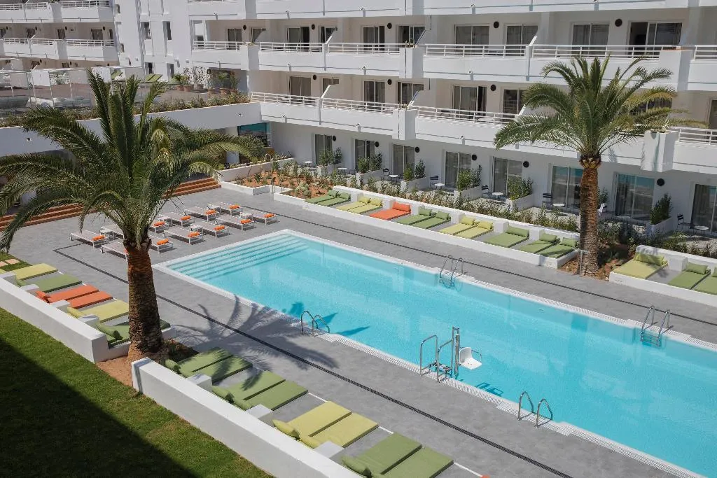 Pool, HM Martinique, Majorca