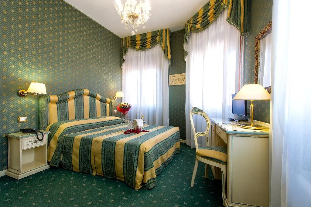 Double or Twin STANDARD Room, Hotel Conterie, Venice