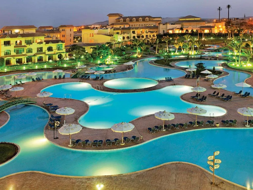 DOUBLE EXECUTIVE Room, Movenpick Cairo Media City, Cairo