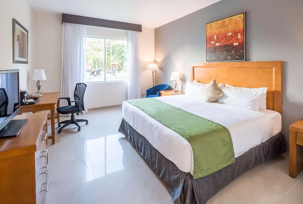 Room KING BED NON SMOKING Room, Wyndham Garden Playa del Carmen, Cancun Area