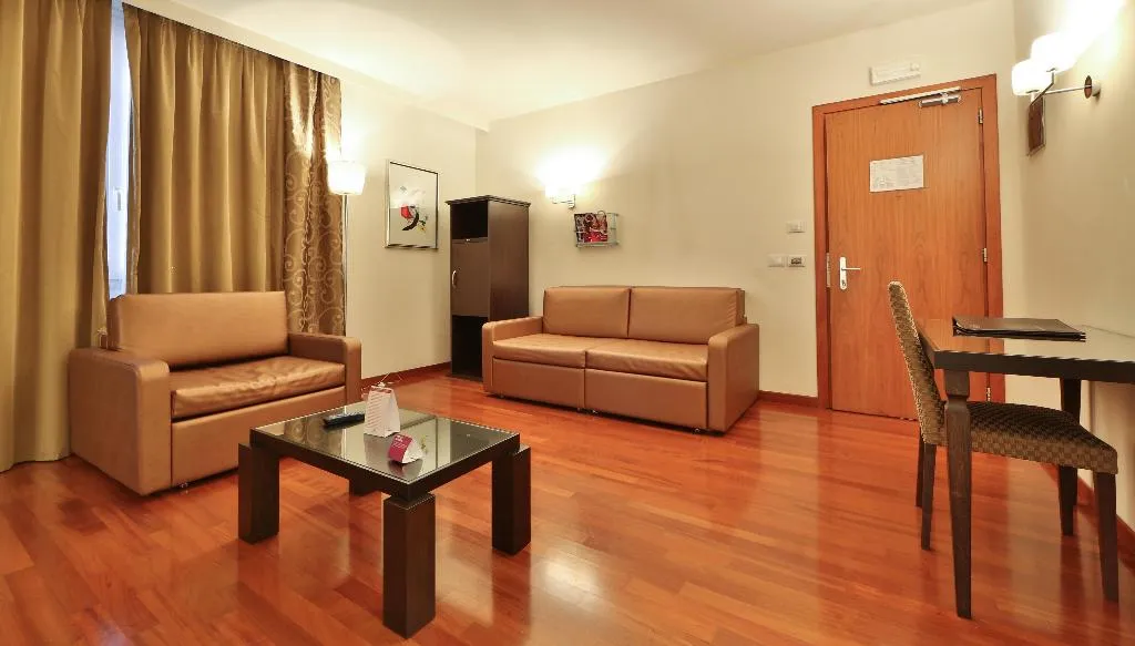 SUITE TWO DOUBLE BEDS ONE BEDROOM  Room, Crowne Plaza Venice East Quarto D'altino, Venice