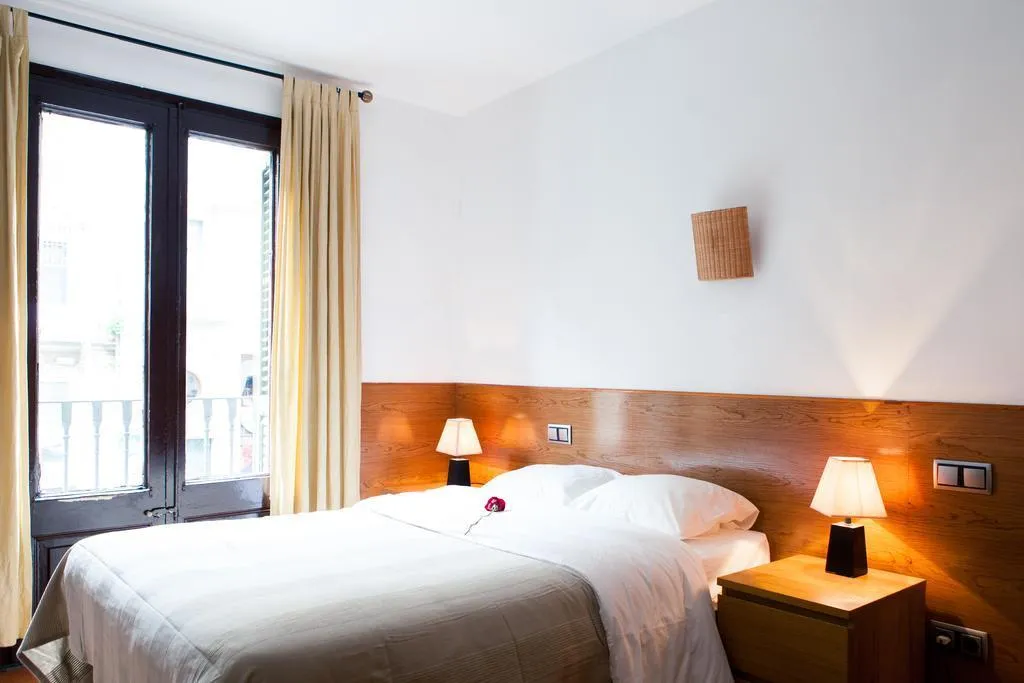Double or Twin STANDARD Room, Studios Pelayo, Barcelona